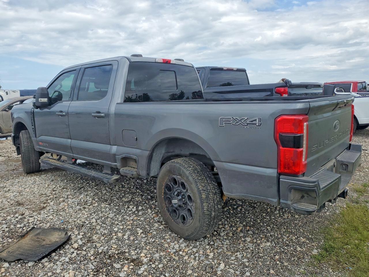 2024 Ford F250 Super Duty - Image 2