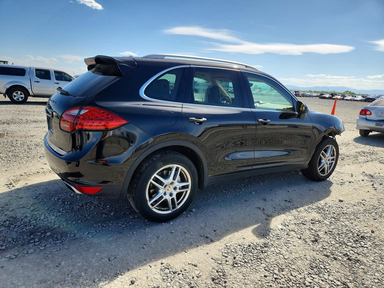 2012 Porsche Cayenne S - Image 3