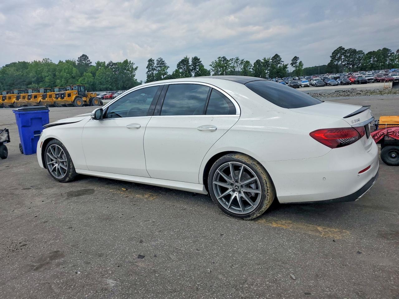 2022 Mercedes-Benz E 350 - Image 2
