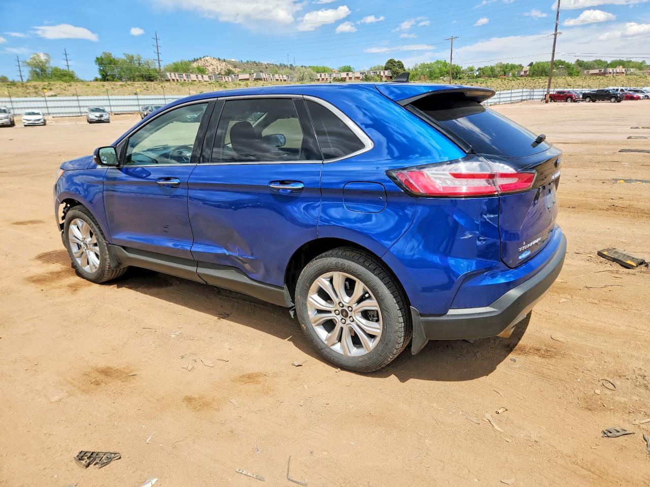 2023 Ford Edge Titanium - Image 2