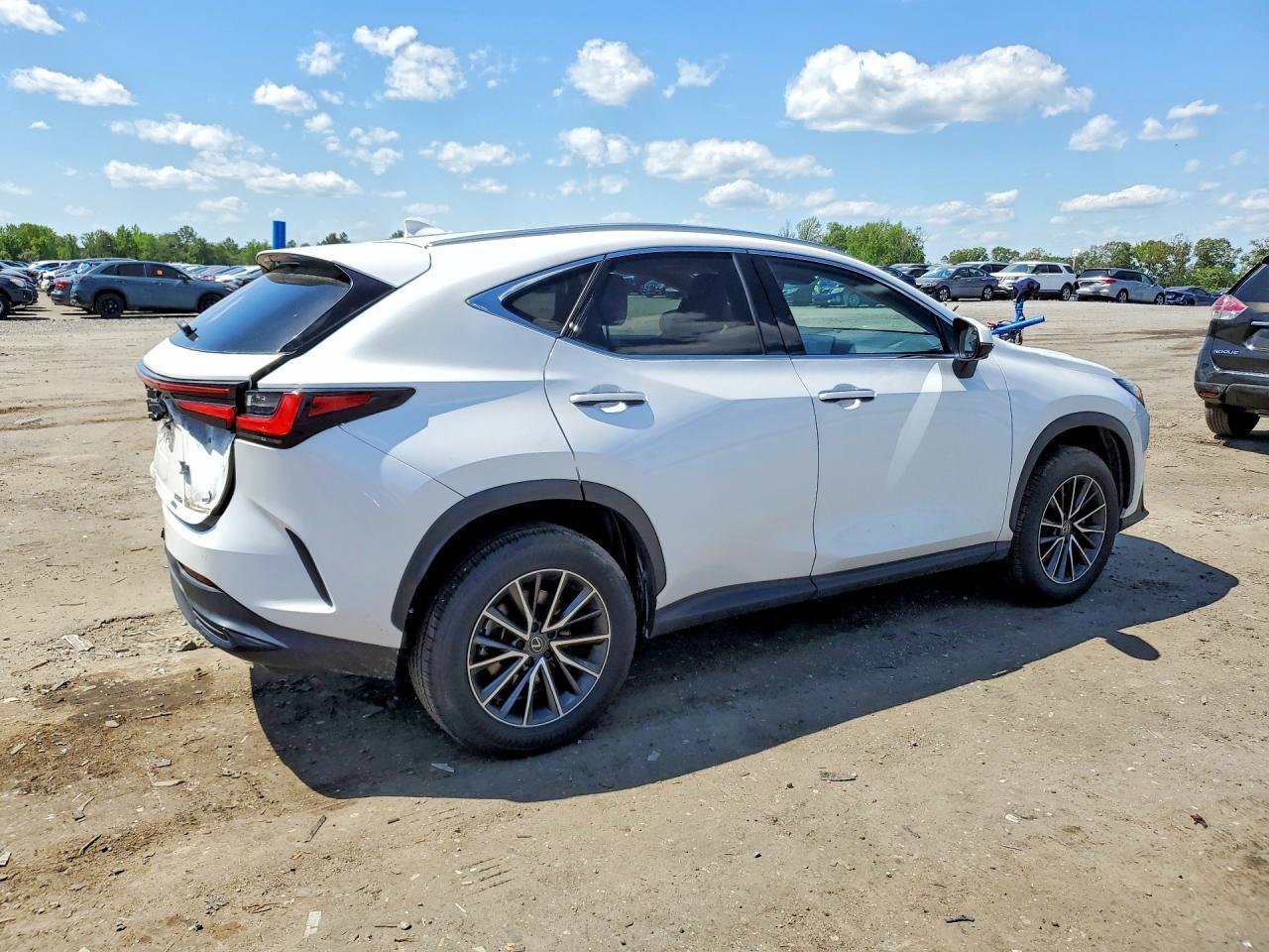 2024 Lexus Nx 350H Premium - Image 3
