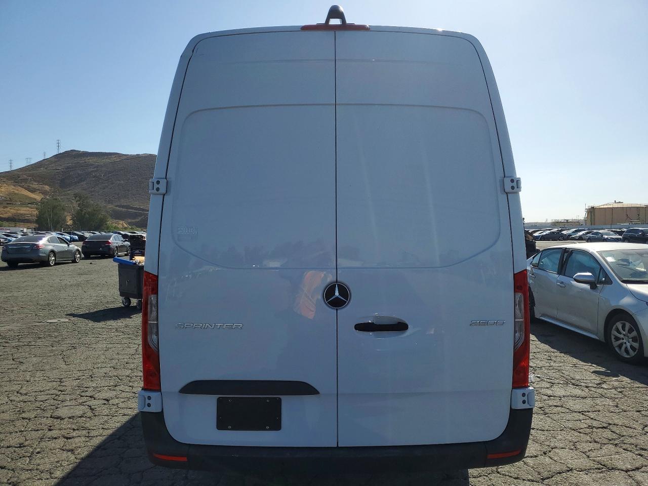 2024 Mercedes Benz Sprinter 2500 Delivery Van - Image 6