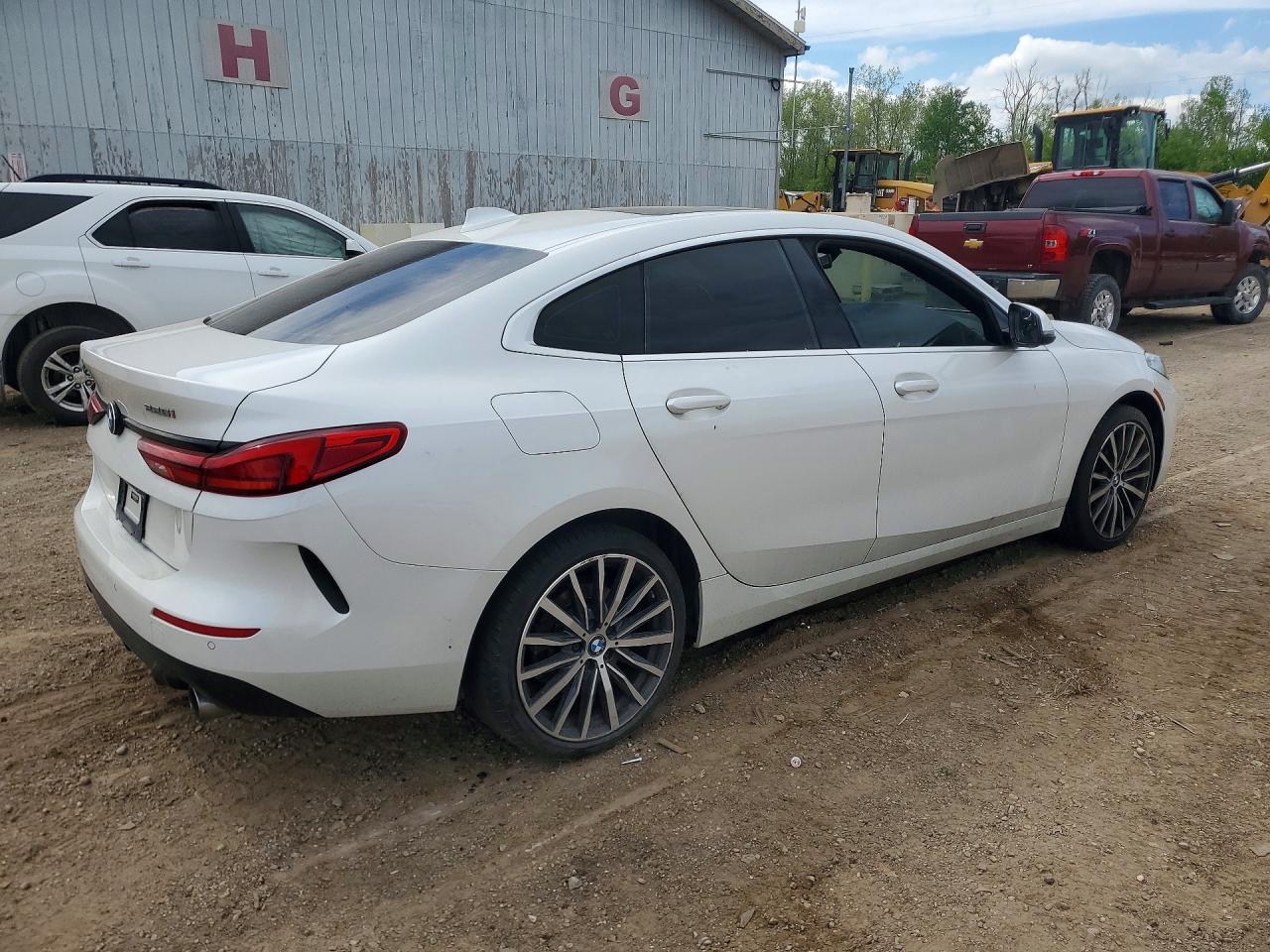 2021 BMW 228Xi - Фото 3