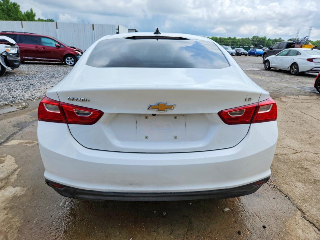 2016 Chevrolet Malibu Ls - Фото 6