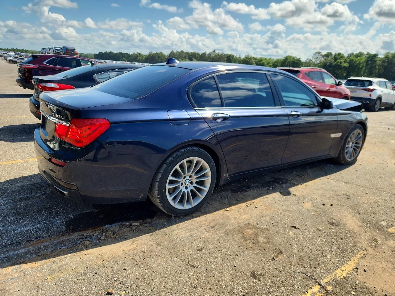 2011 BMW 740 Li - Фото 3