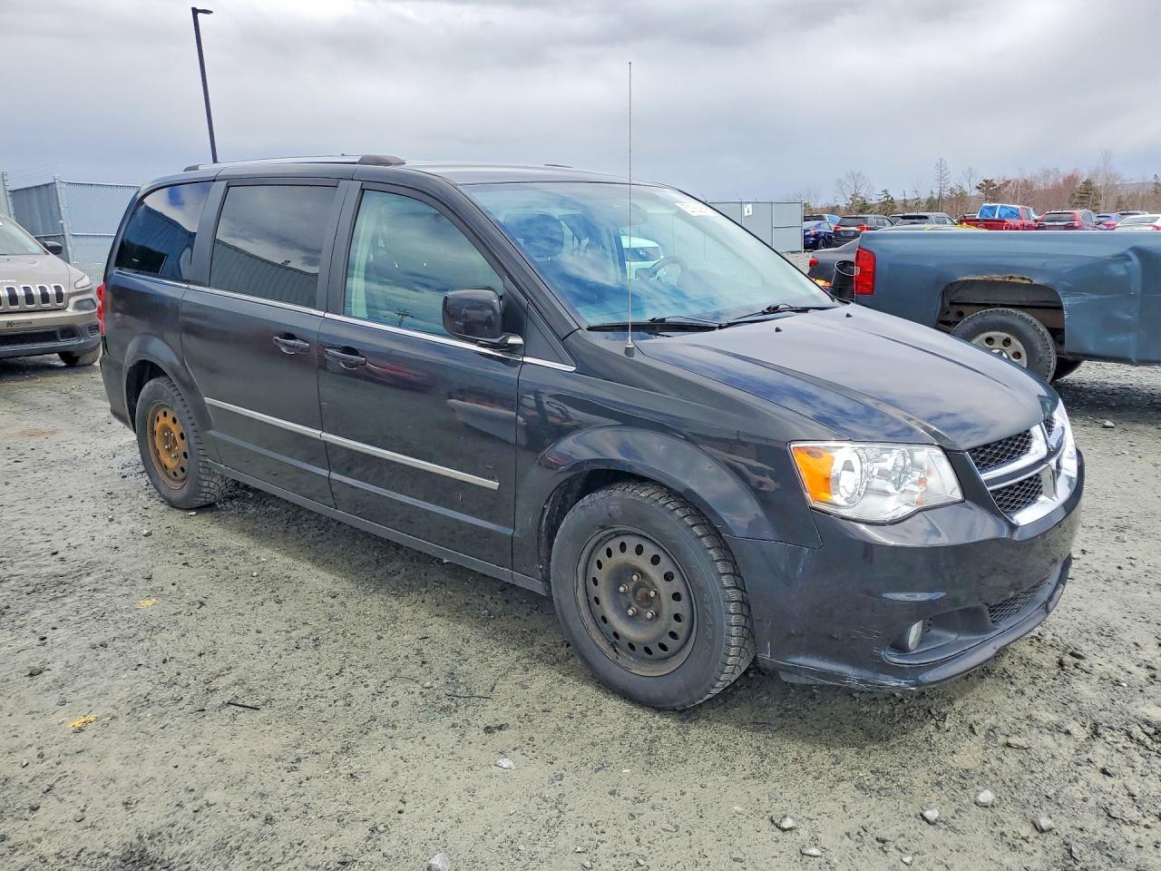 2015 Dodge Grand Caravan Crew - Image 4