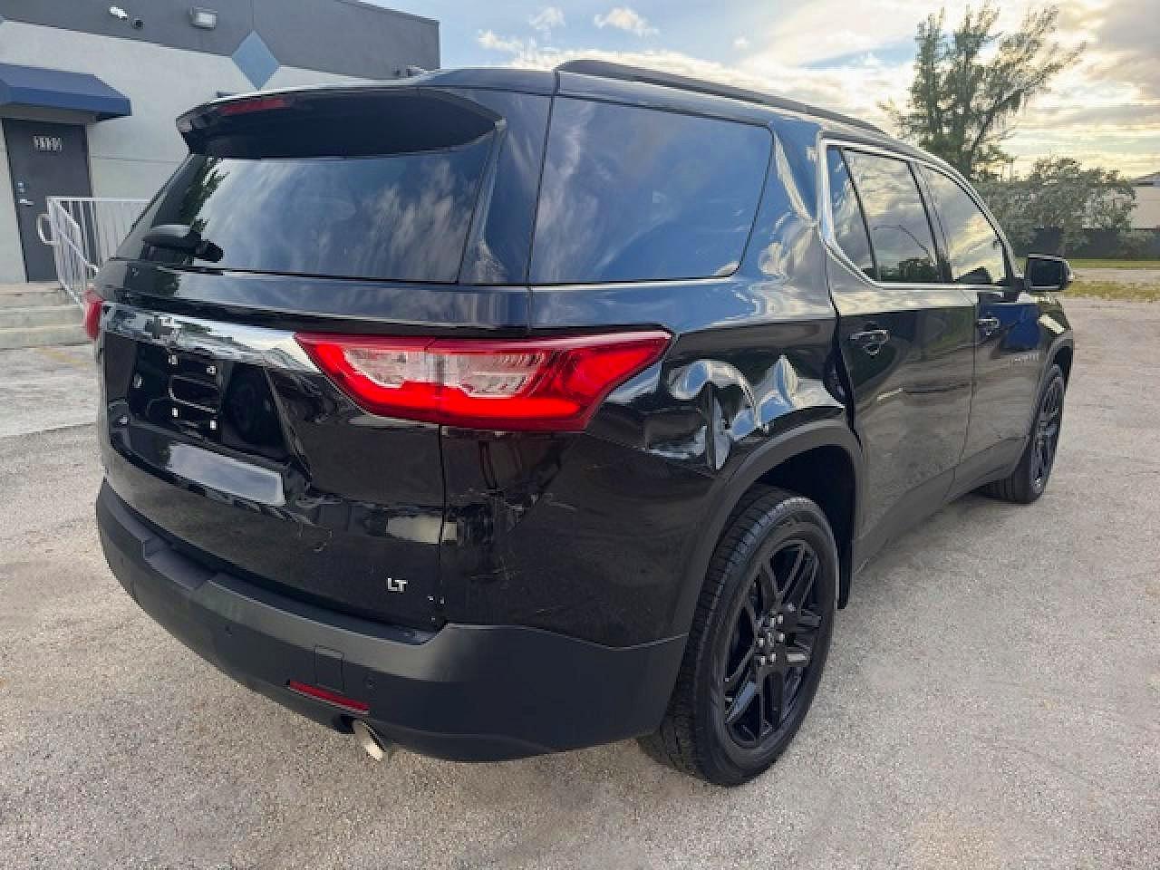 2021 Chevrolet Traverse Lt - Фото 3