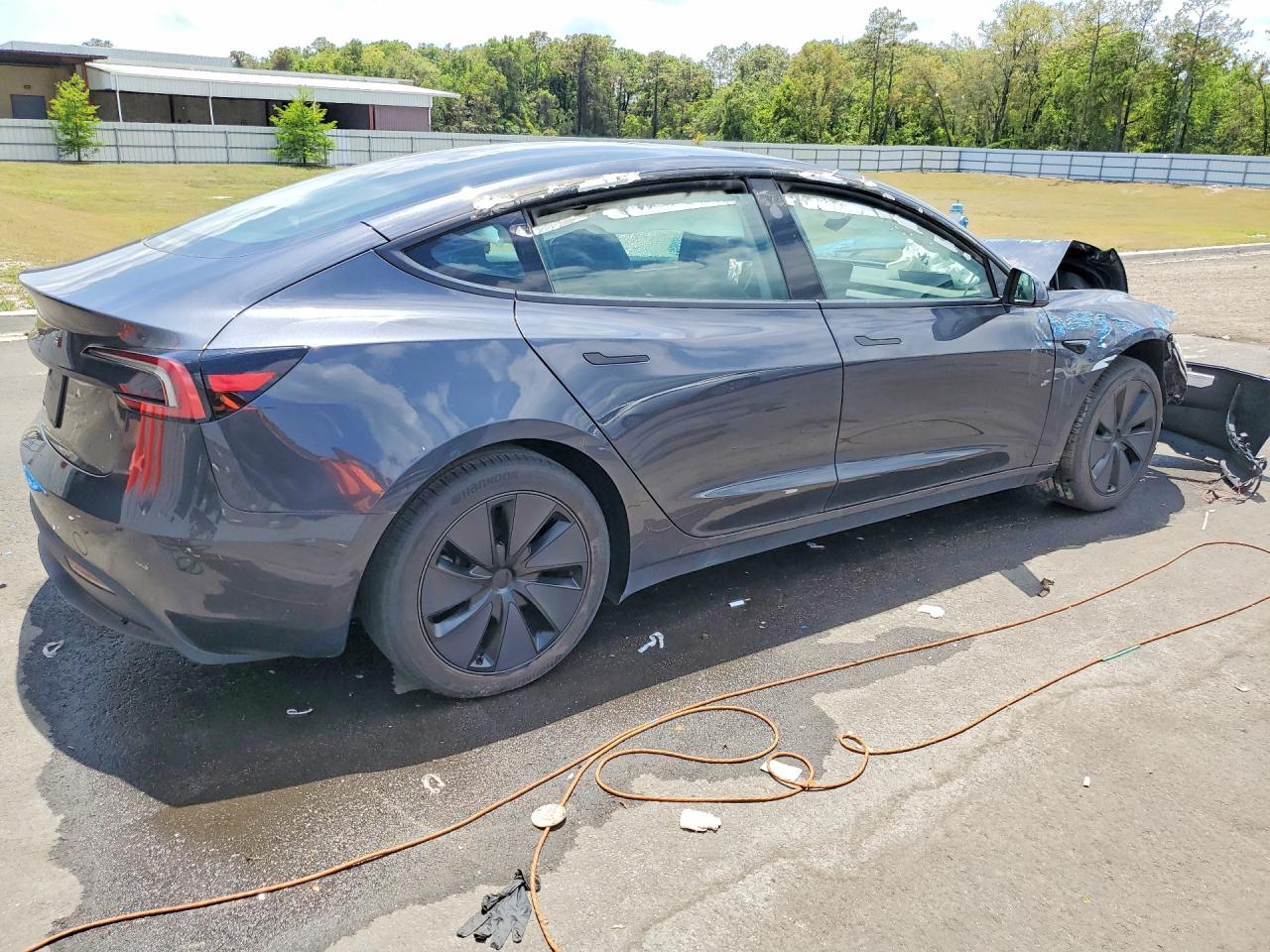 2024 Tesla Model 3 - Фото 3