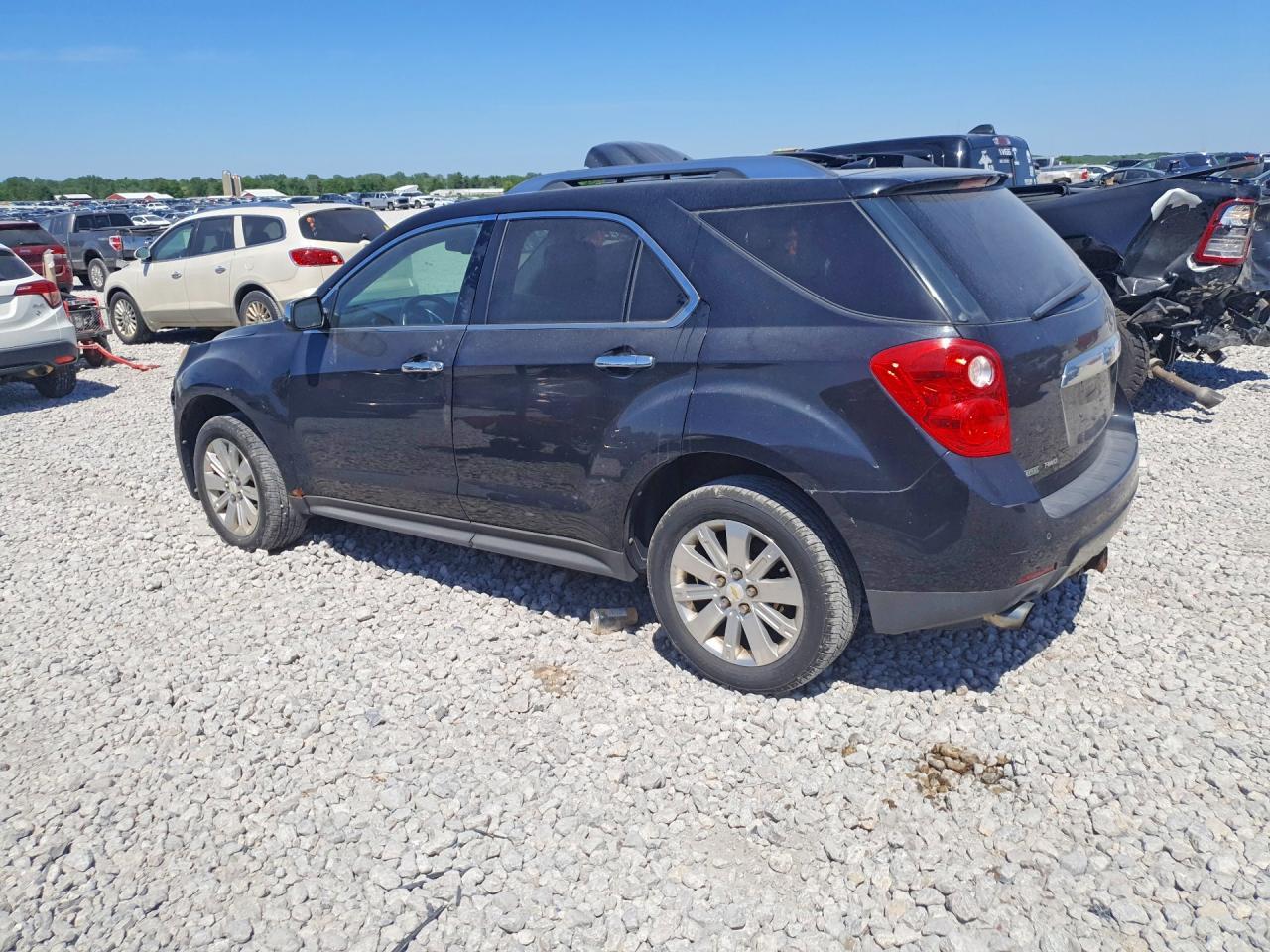 2011 Chevrolet Equinox - Фото 2