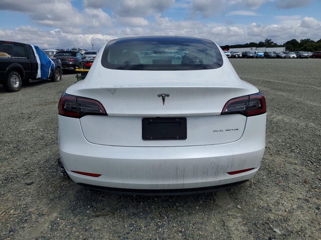 2023 Tesla Model 3 - Image 6