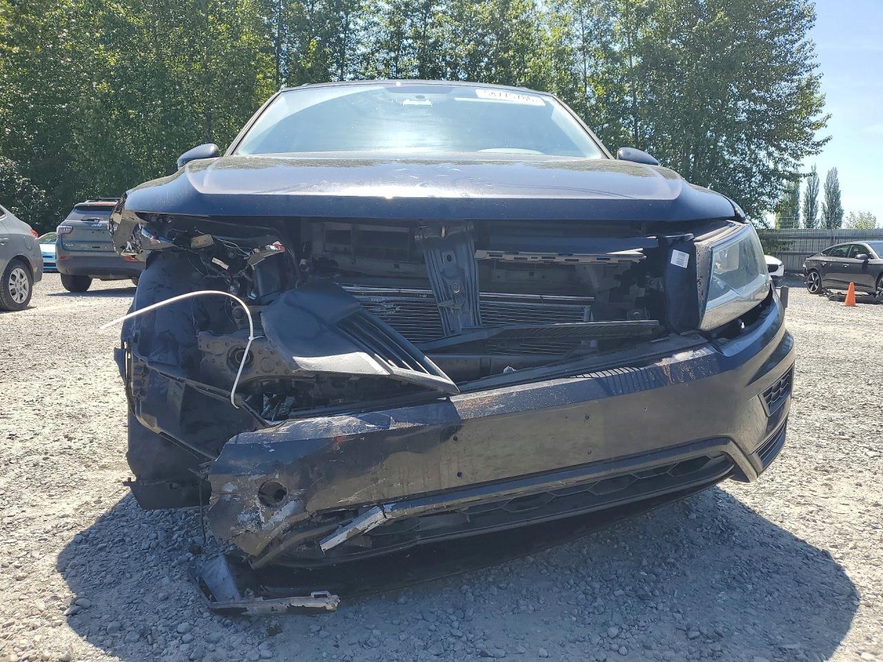 2018 Volkswagen Tiguan S - Image 5