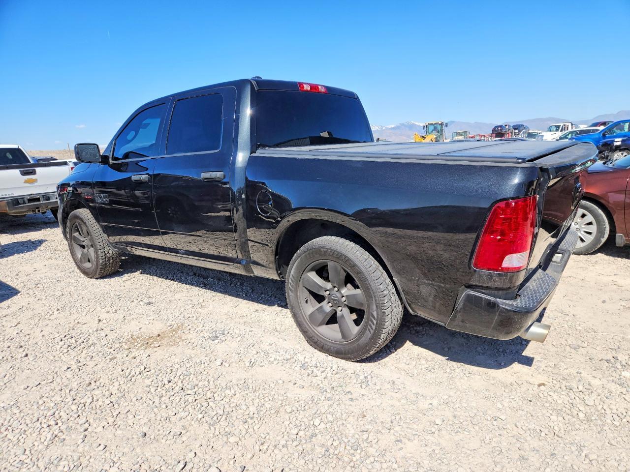 2019 Ram 1500 Classic Tradesman - Фото 2