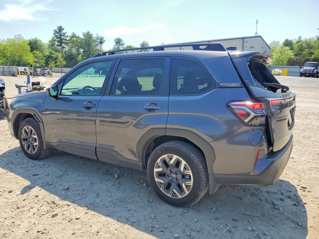 2026 Subaru Forester Premium - Фото 2