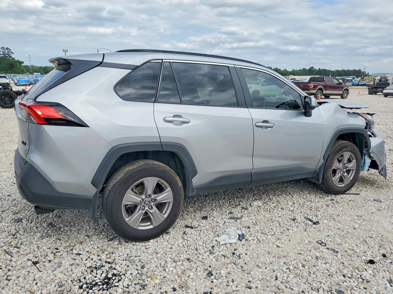 2024 Toyota Rav4 Xle - Image 3