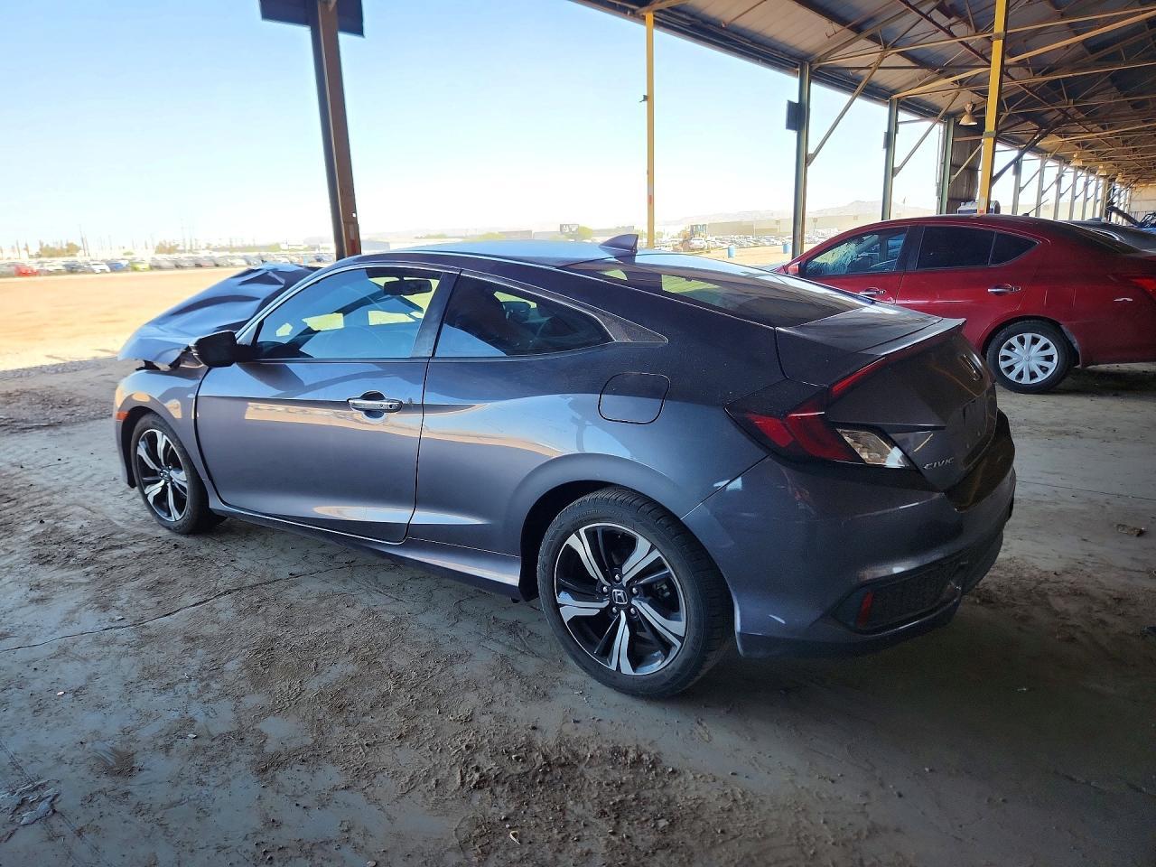 2016 Honda Civic Touring - Image 2