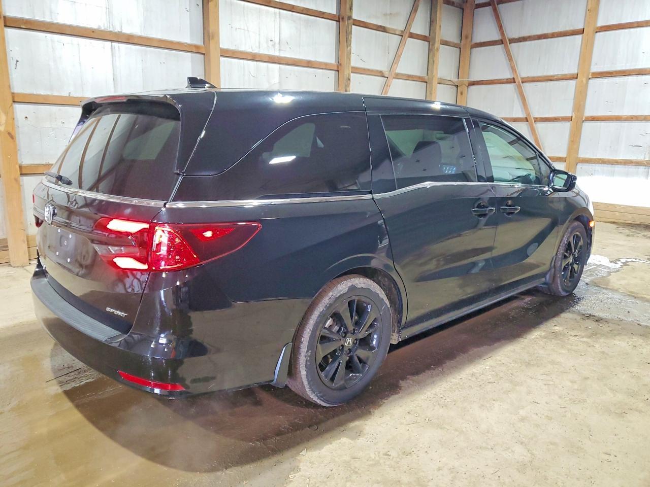 2023 Honda Odyssey Sport-L - Image 3