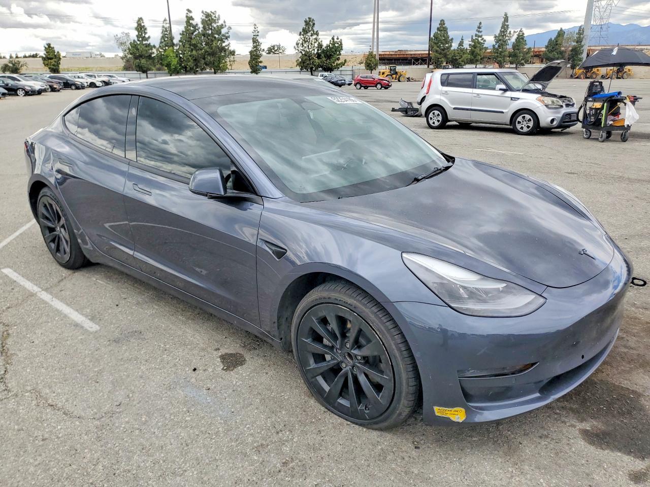 2022 Tesla Model 3 - Фото 4