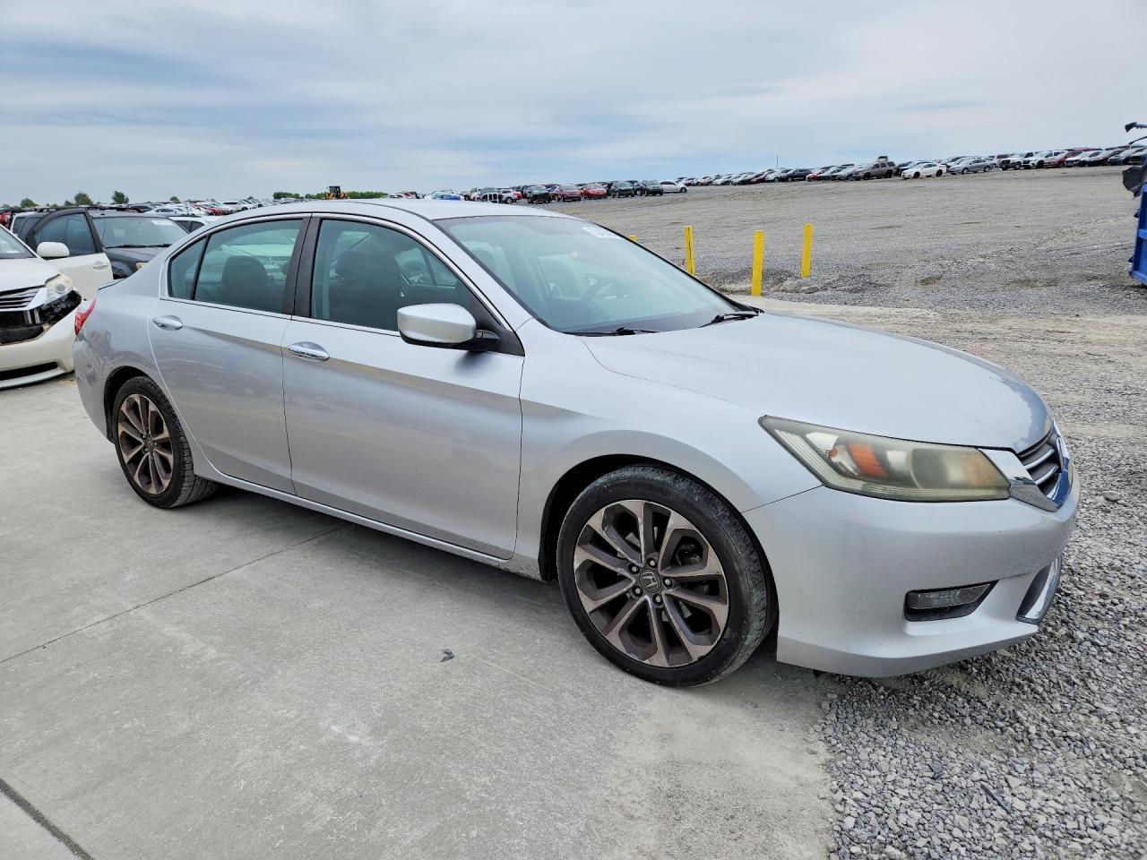 2014 Honda Accord Sport - Image 4
