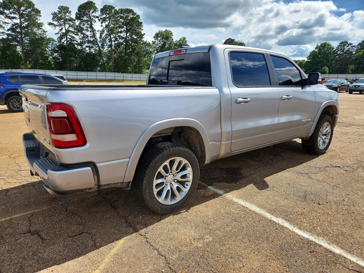 2019 Ram 1500 Laramie - Фото 3