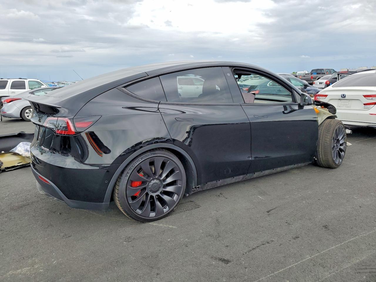 2022 Tesla Model Y - Фото 3