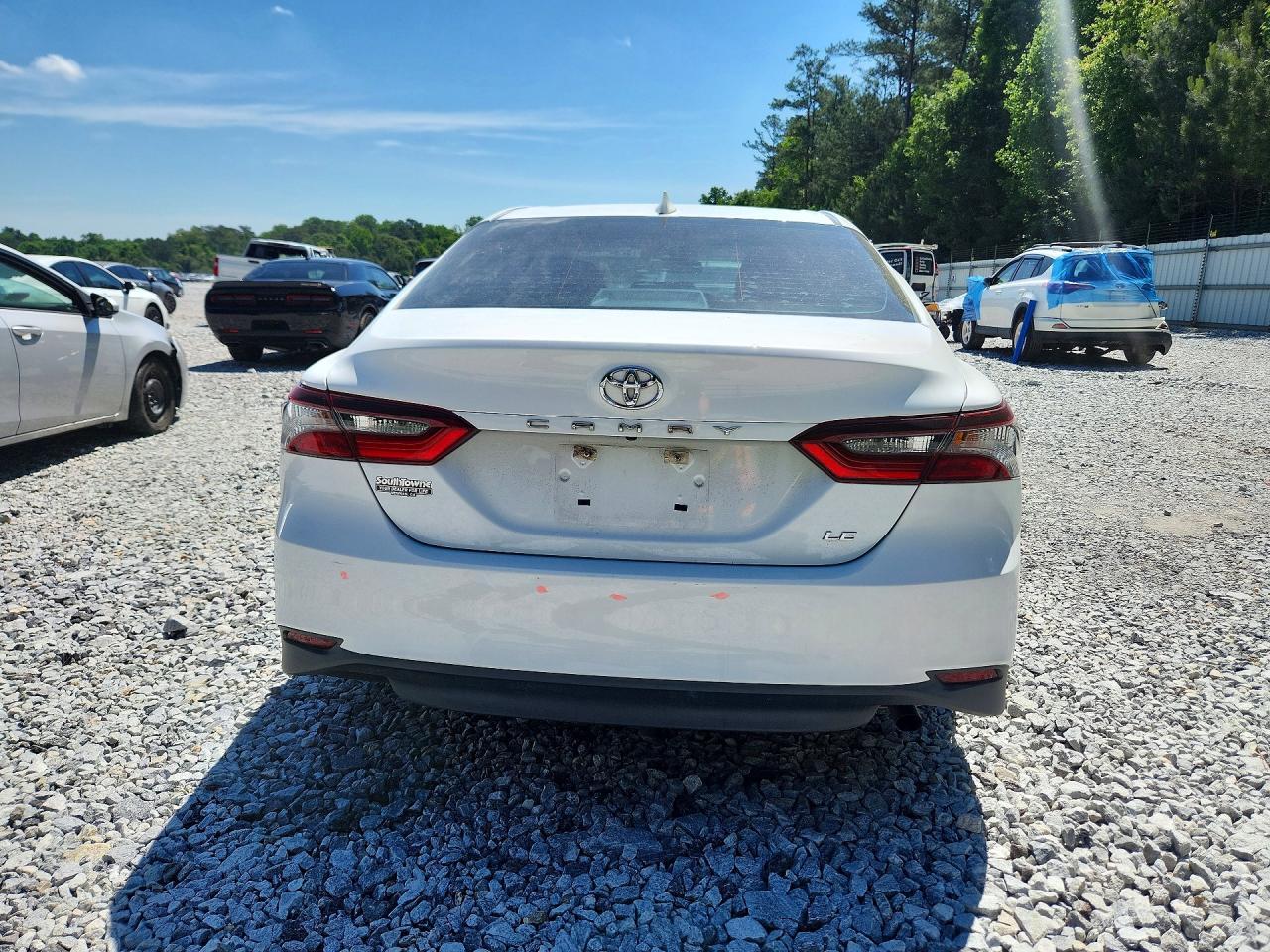 2022 Toyota Camry Le - Image 6