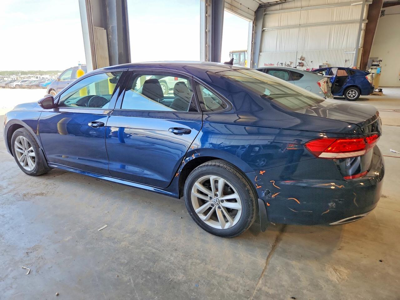 2021 Volkswagen Passat S - Фото 2