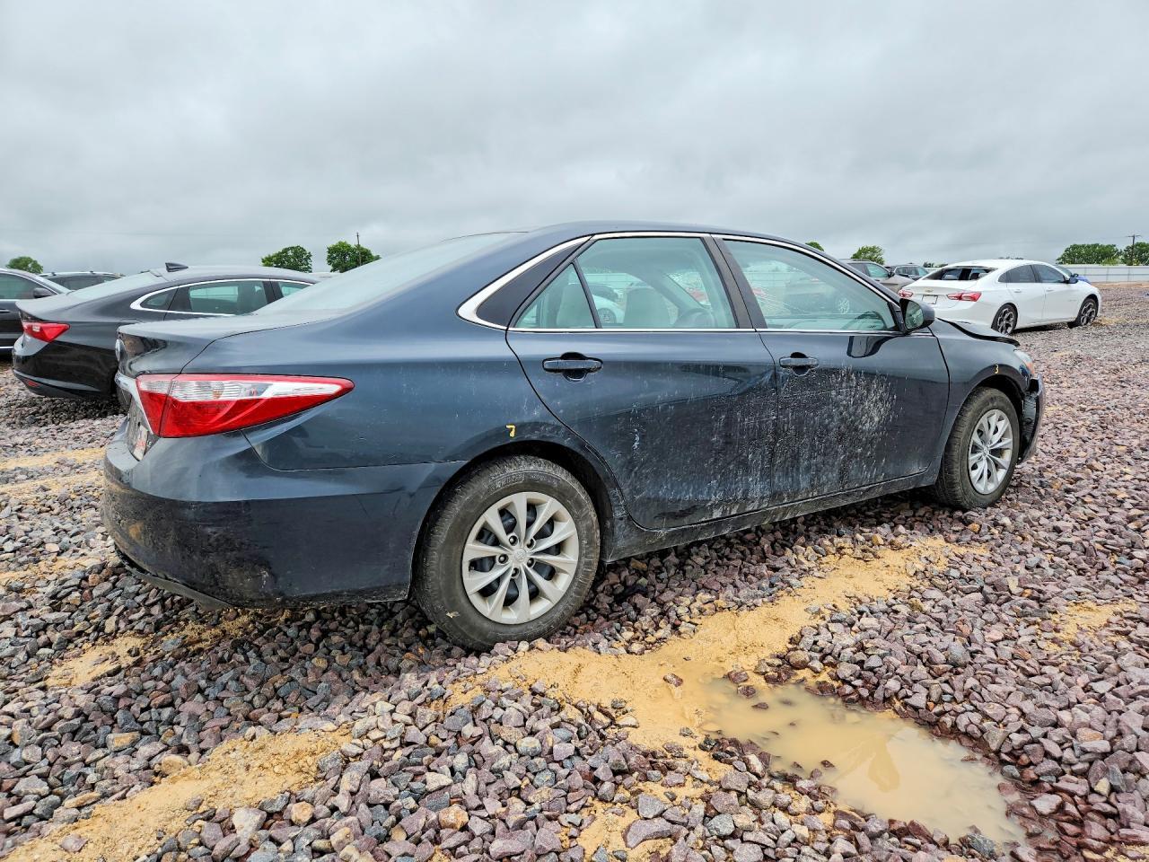 2016 Toyota Camry /Le/ - Фото 3