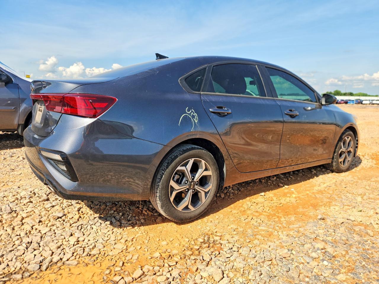 2021 Kia Forte Lxs - Image 3