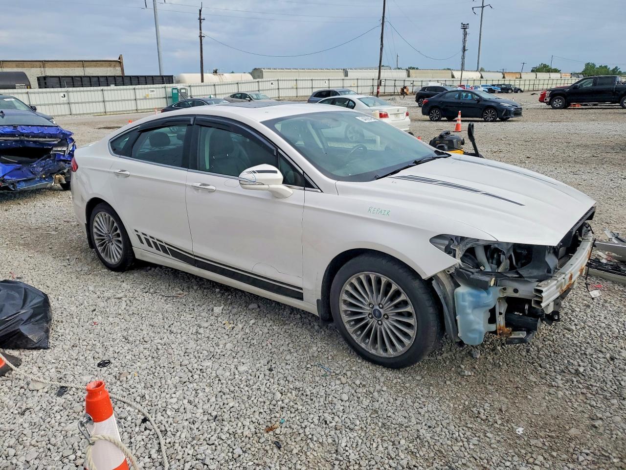 2016 Ford Fusion Titanium - Image 4