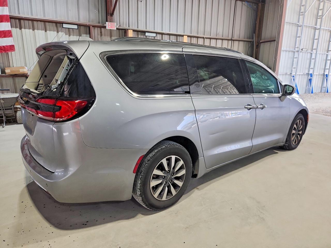 2021 Chrysler Pacifica Touring L - Фото 3