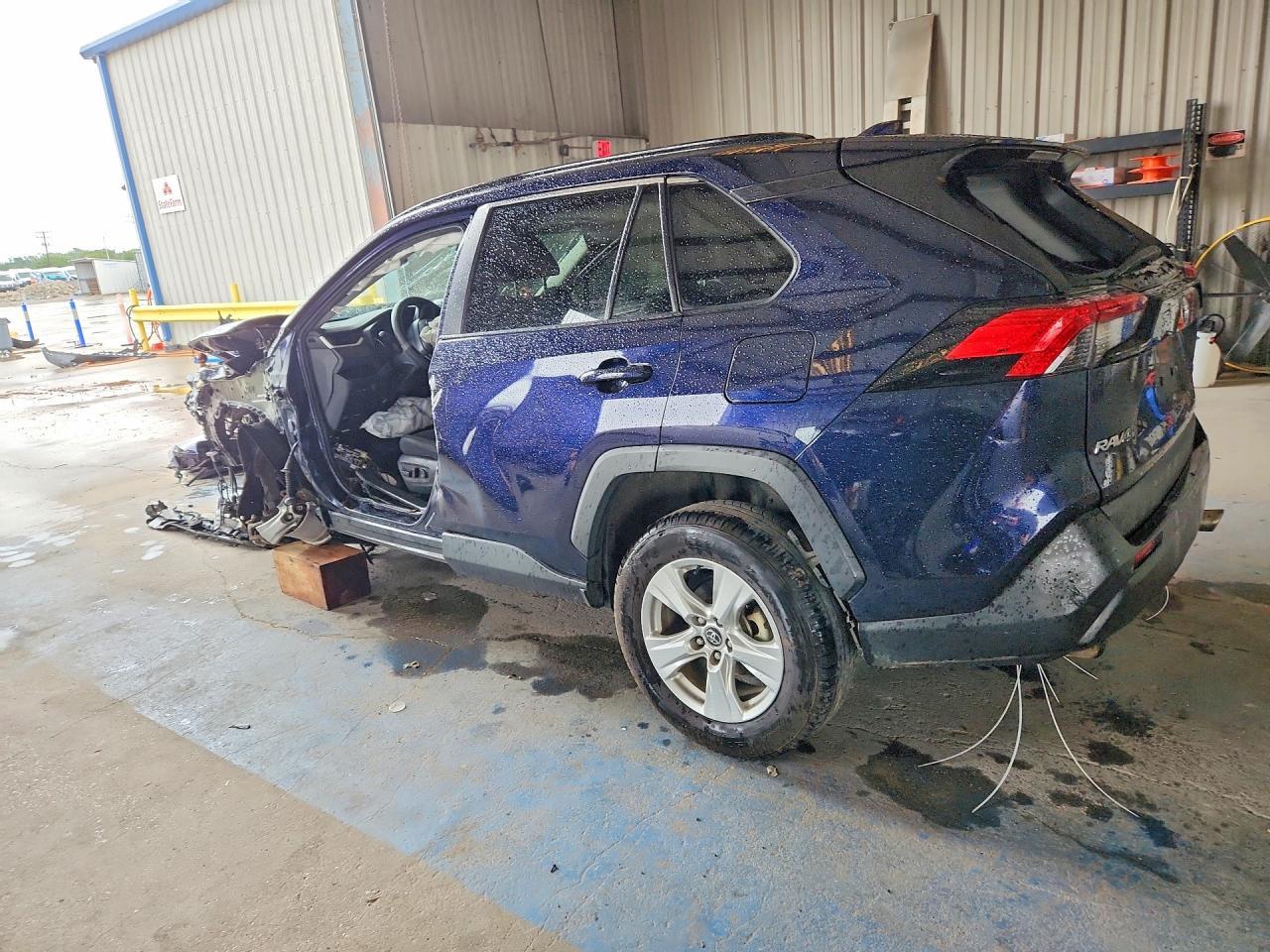 2021 Toyota Rav4 Xle - Image 2