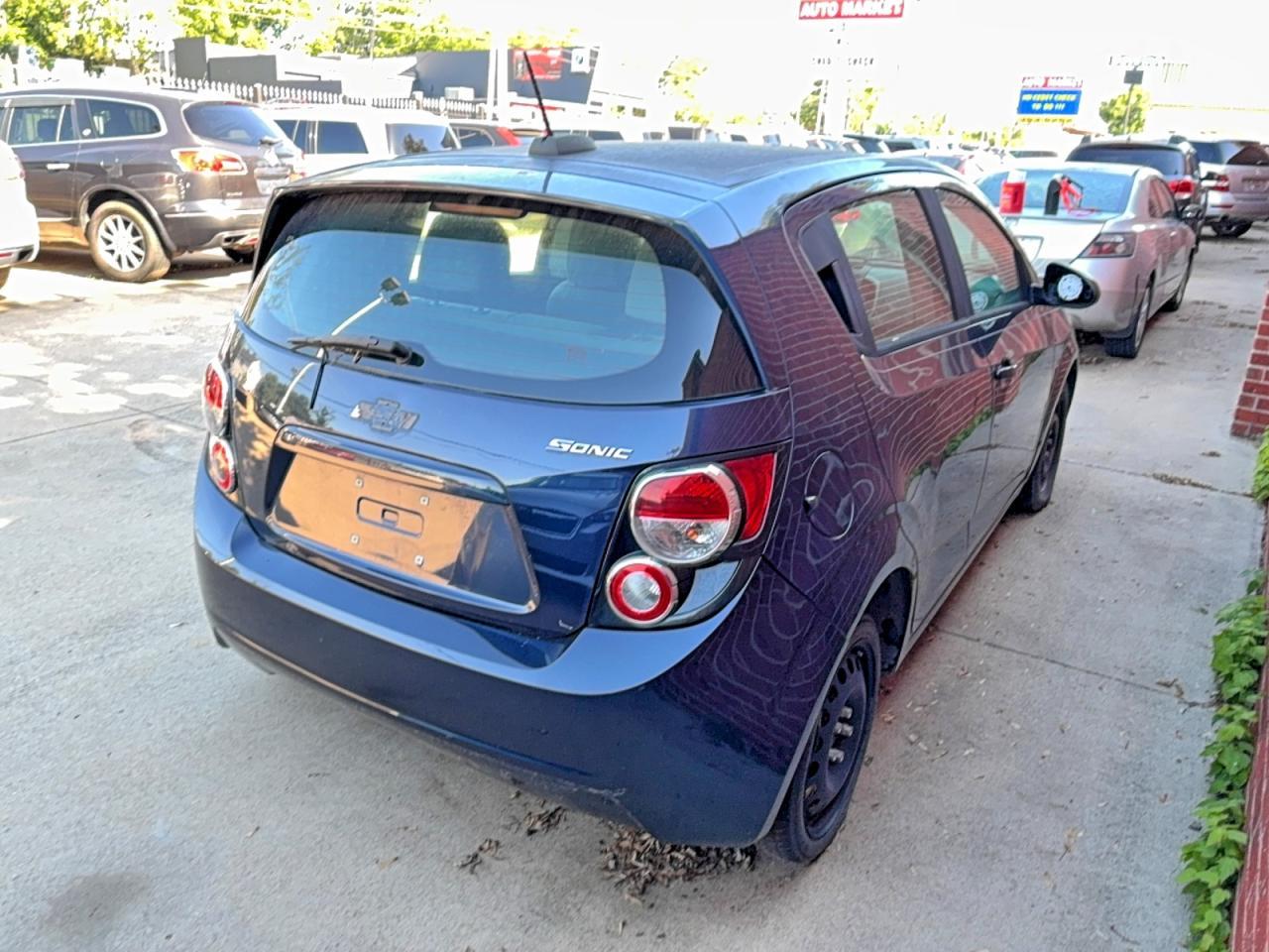2015 Chevrolet Sonic Ls - Image 4
