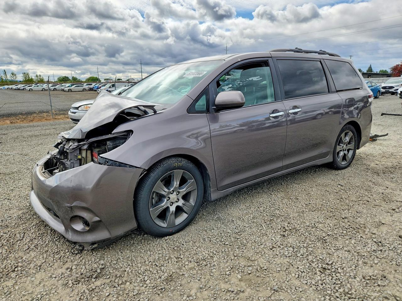 2015 Toyota Sienna Sport