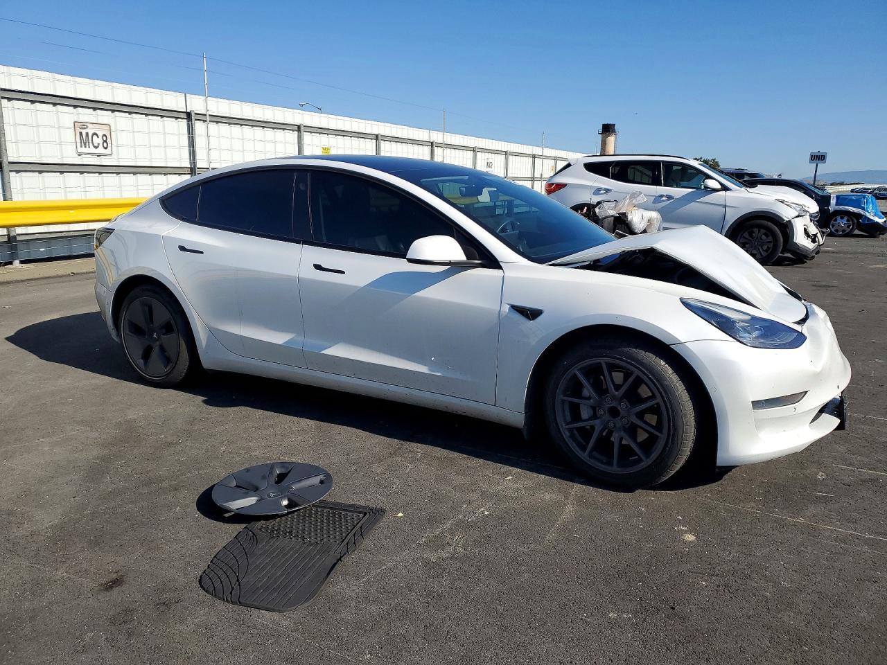 2021 Tesla Model 3 - Фото 4