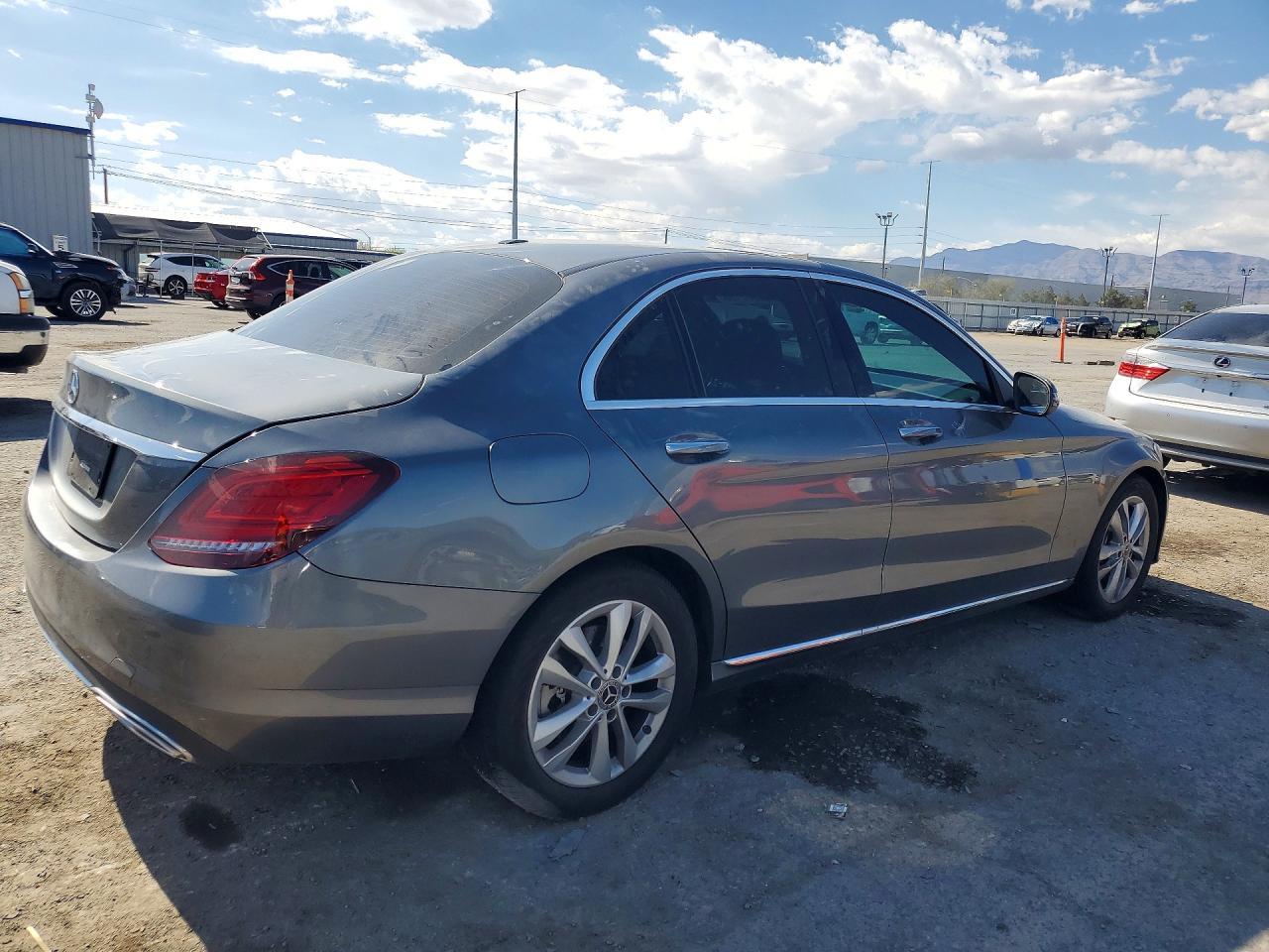 2021 Mercedes-Benz C 300 - Фото 3