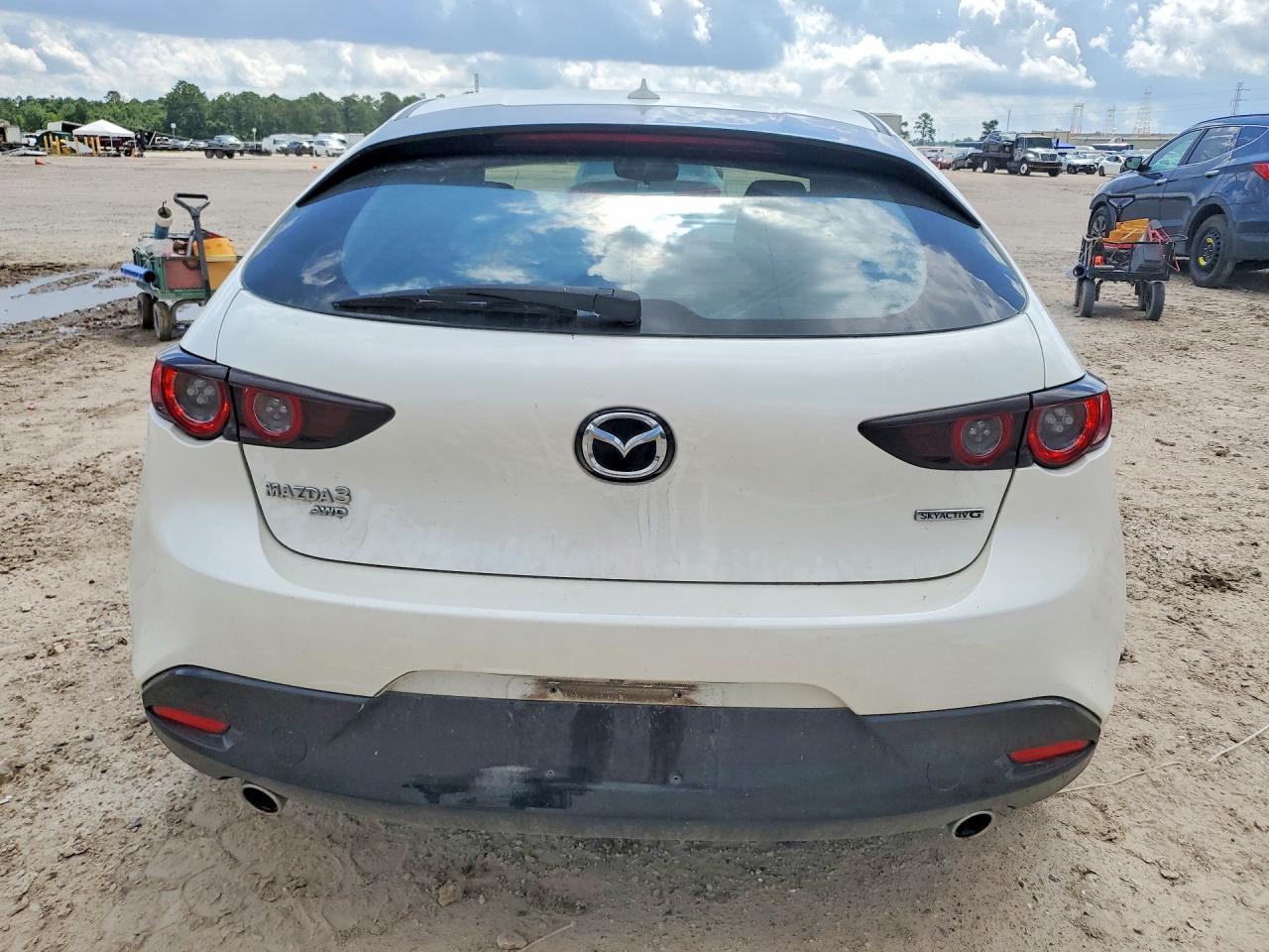 2020 Mazda 3 Preferred - Image 6