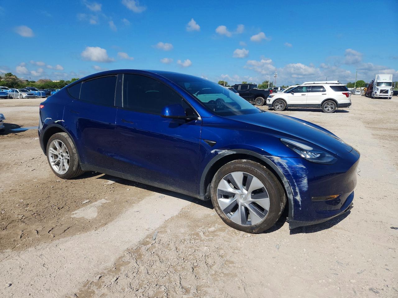 2023 Tesla Model Y - Фото 4