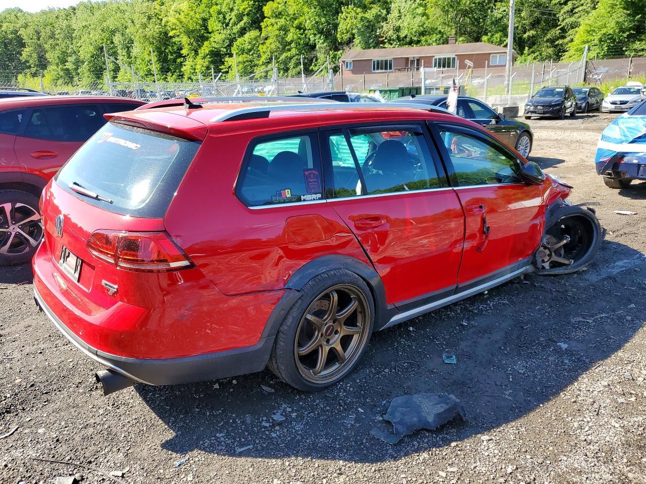 2017 Volkswagen Golf Alltrack S - Image 3