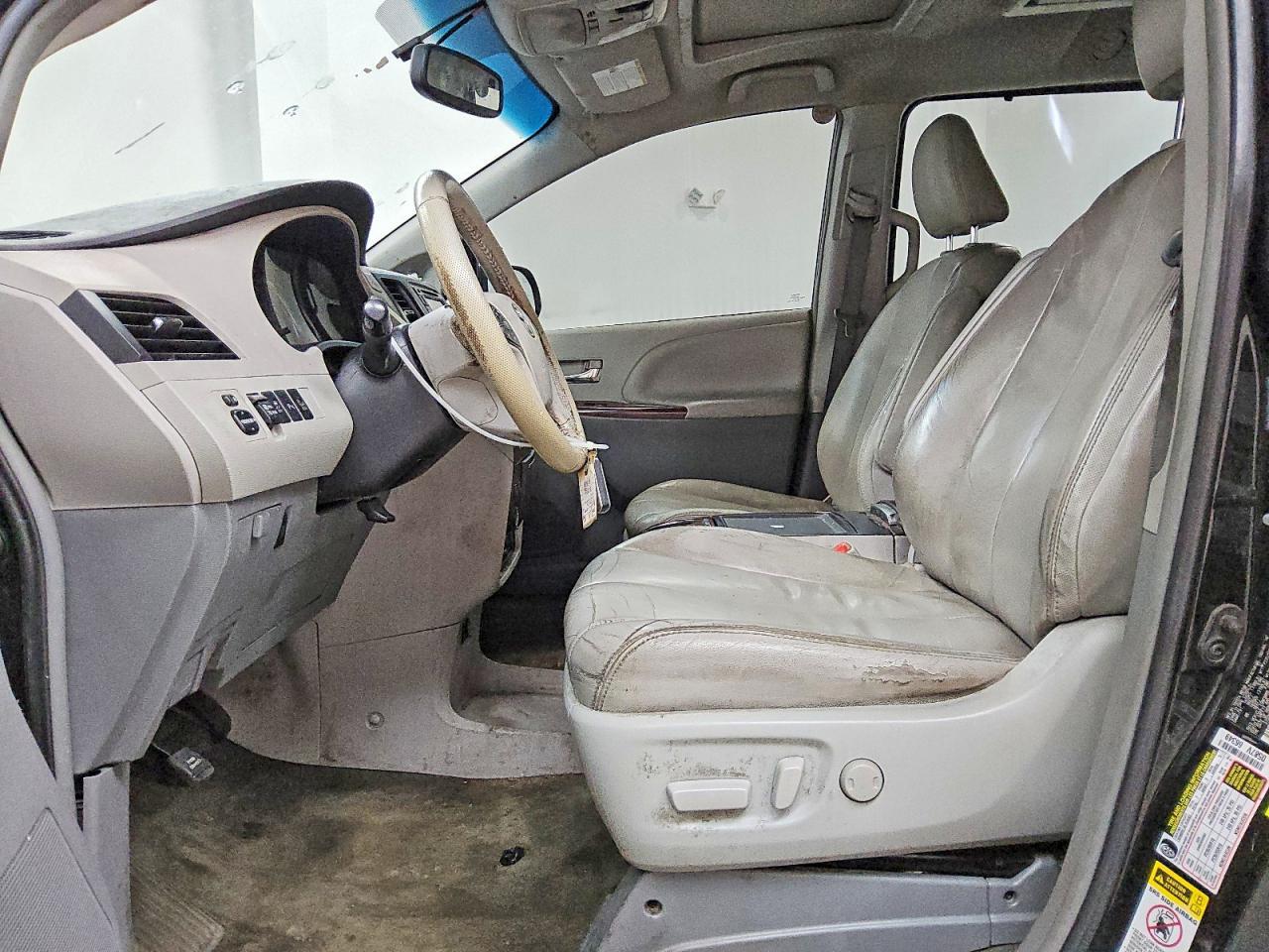 2014 Toyota Sienna Xle 7-Passenger - Фото 7