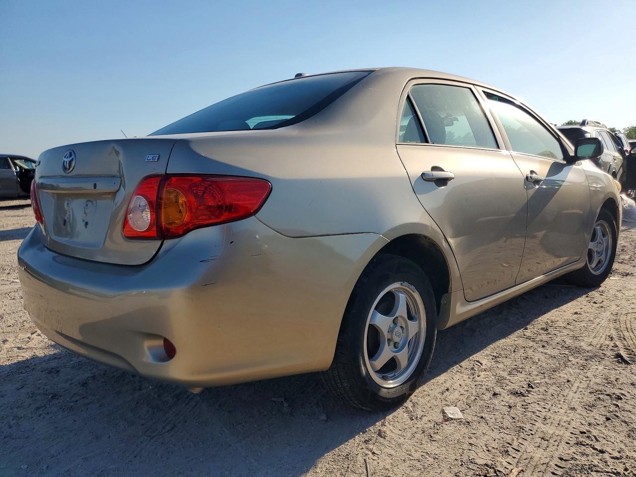 2009 Toyota Corolla Le - Image 3