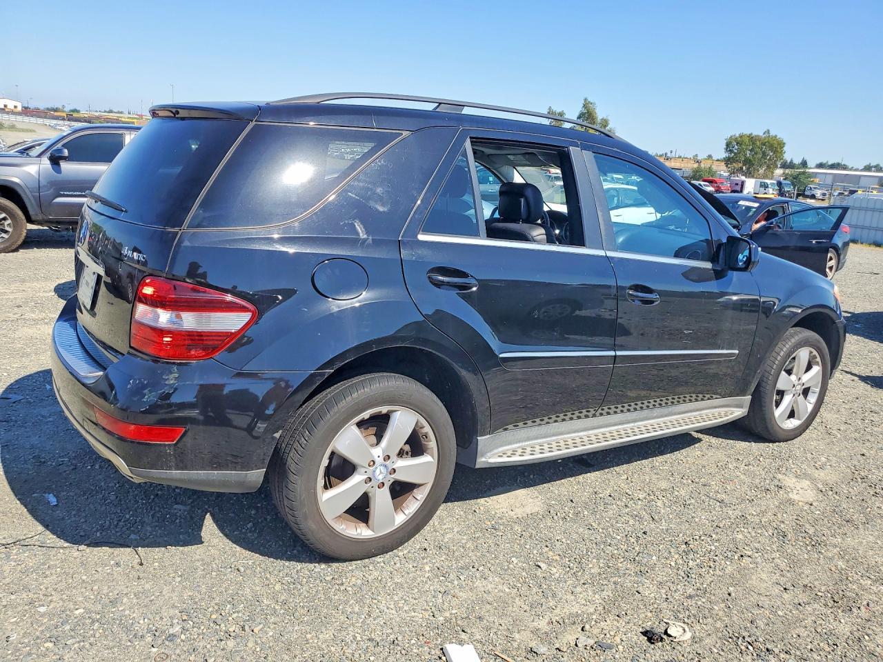 2010 Mercedes-Benz M-Class - Image 3