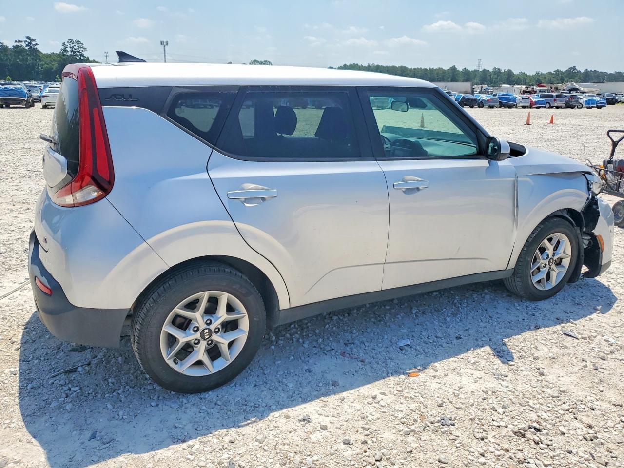 2021 Kia Soul S - Image 3