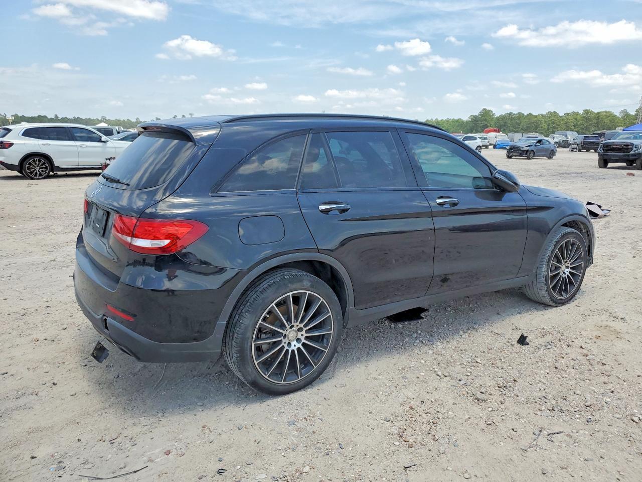 2016 Mercedes-Benz Glc 300 - Image 3