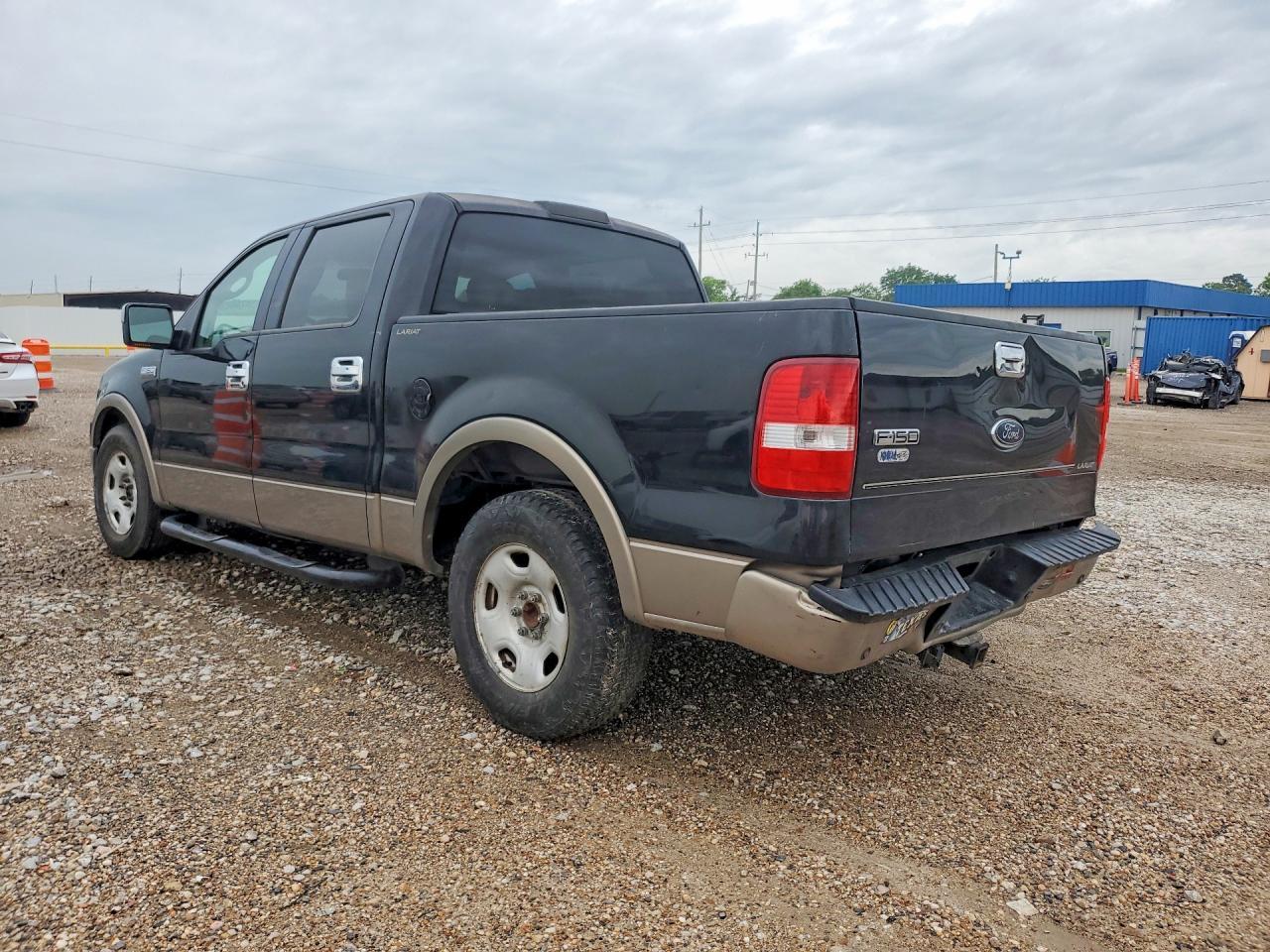 2004 Ford F150 Supercrew - Image 2
