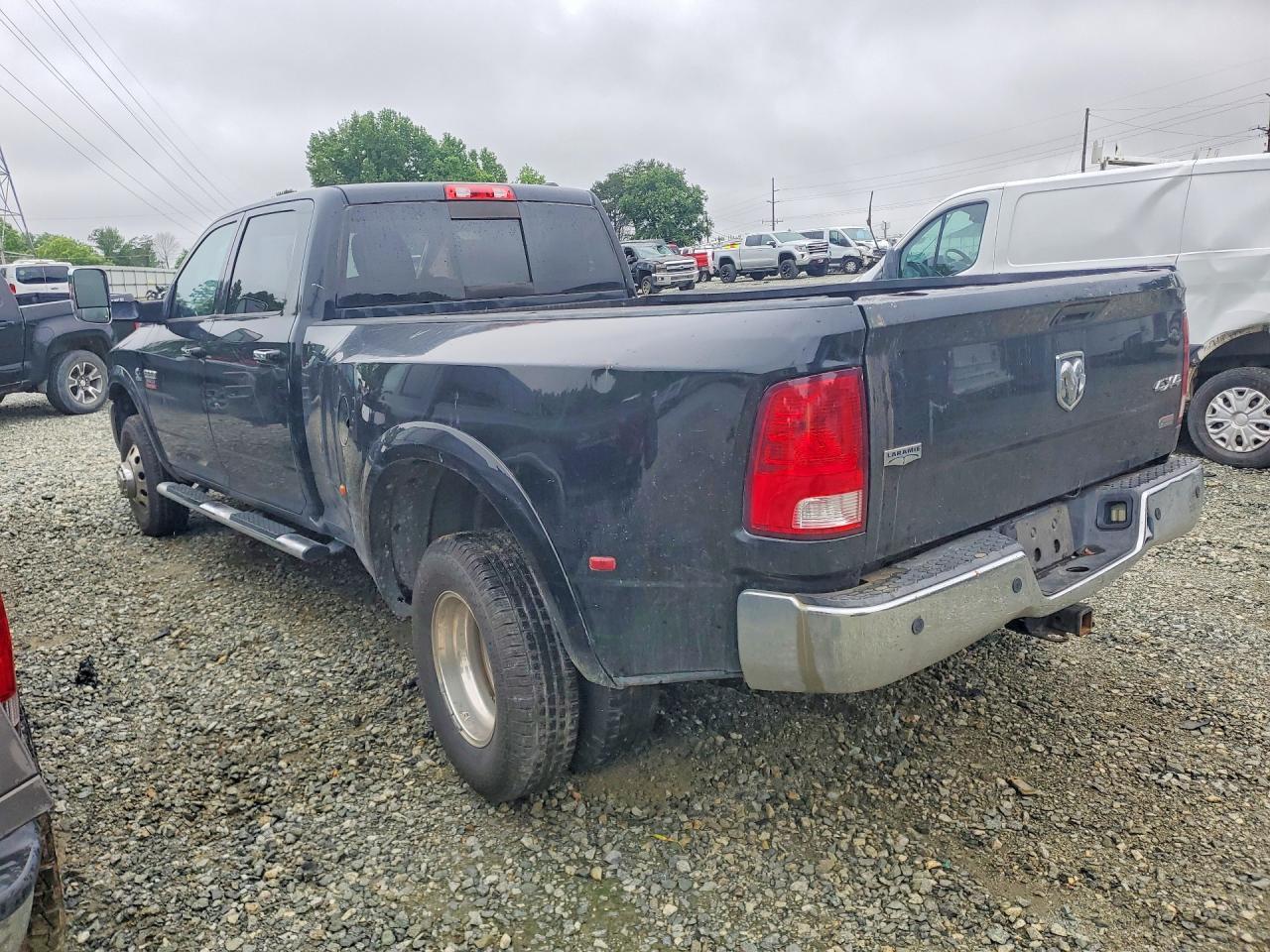 2012 Dodge Ram 3500 Laramie - Фото 2