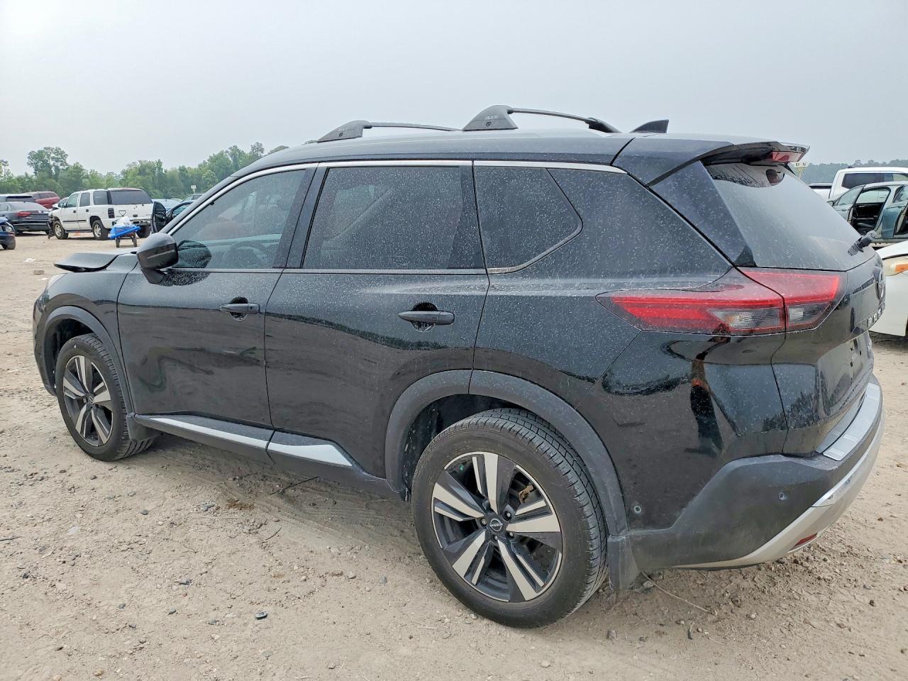 2022 Nissan Rogue Platinum - Фото 2