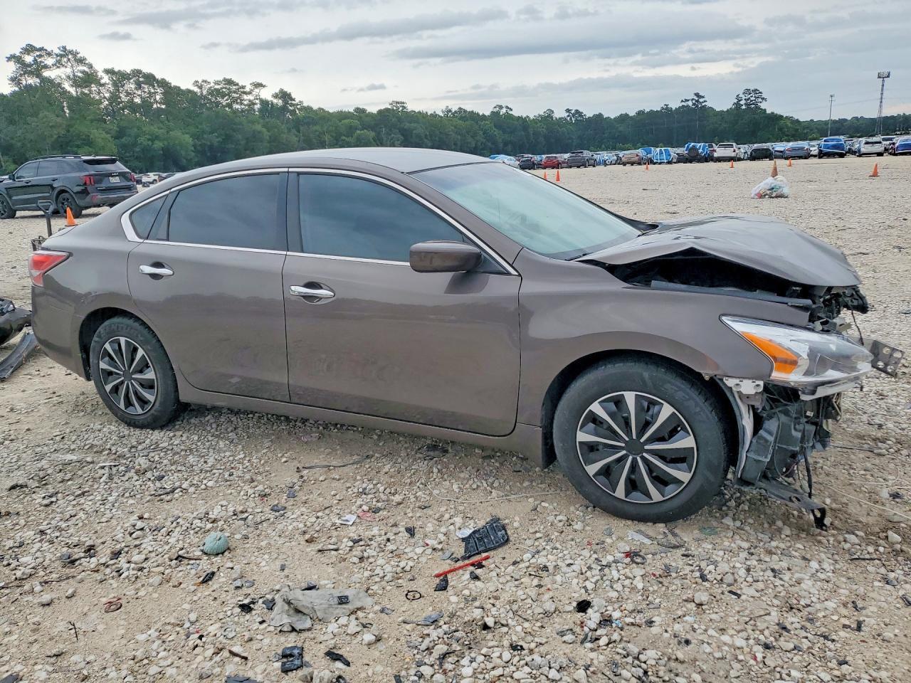2014 Nissan Altima 2.5 S - Image 4