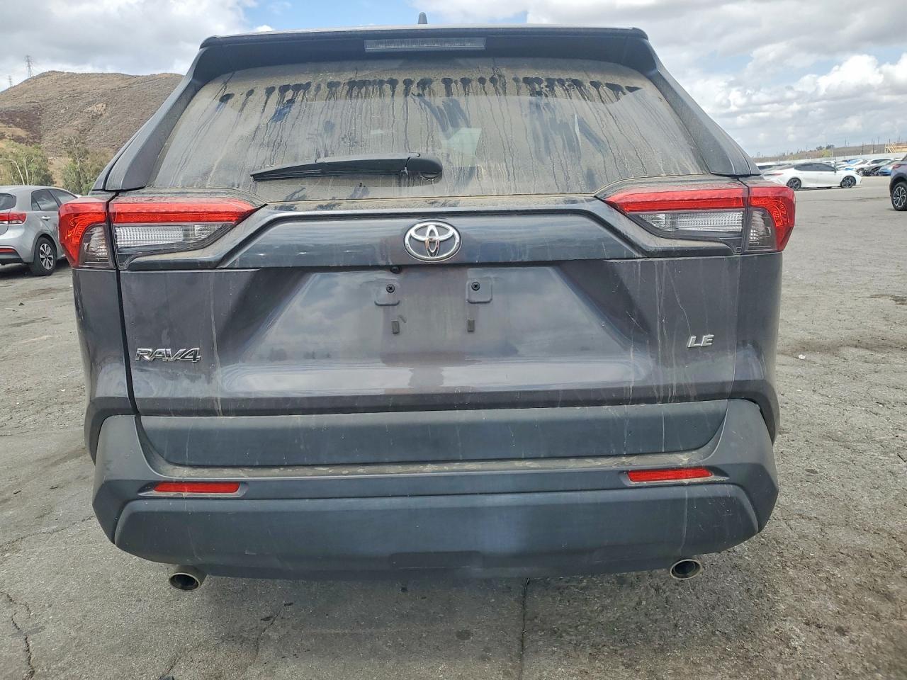 2025 Toyota Rav4 Le - Image 6