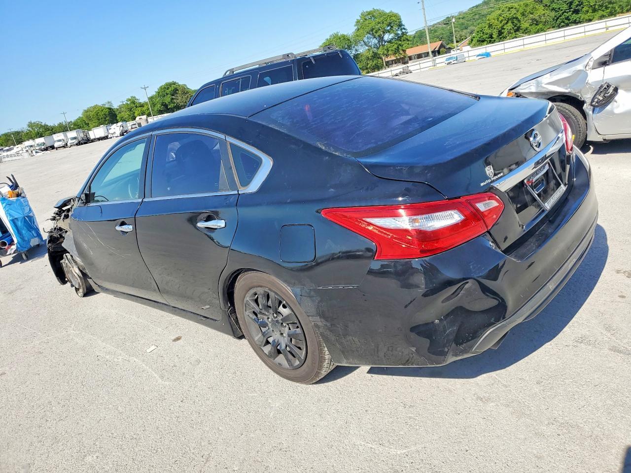 2016 Nissan Altima 2.5 S - Фото 2