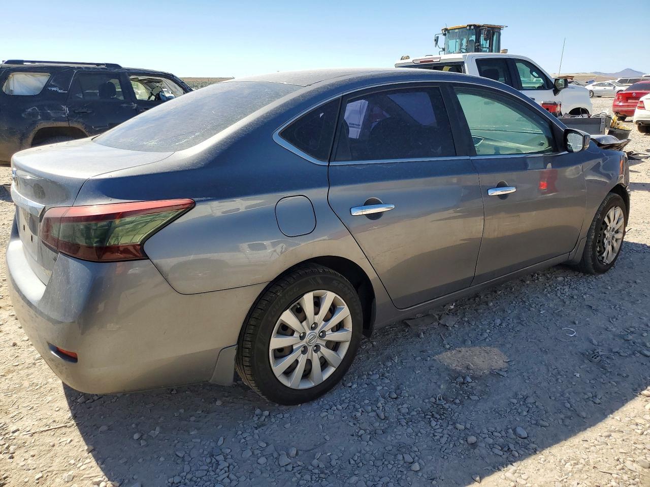 2015 Nissan Sentra S - Фото 3